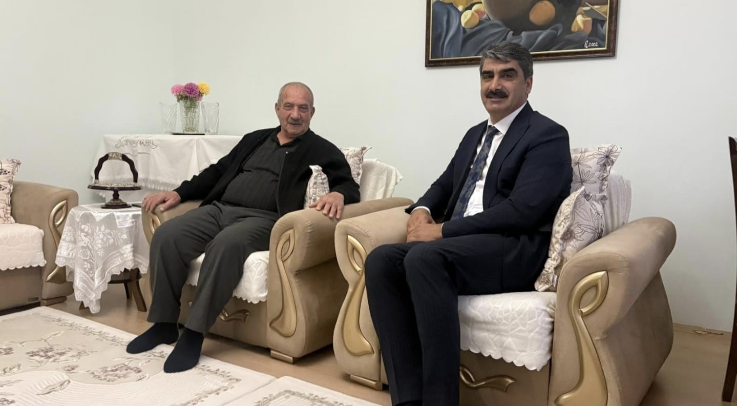 Aşkale Belediye Başkanı Şenol Polat’tan 24 Kasım Öğretmenler Günü ziyaretleri
