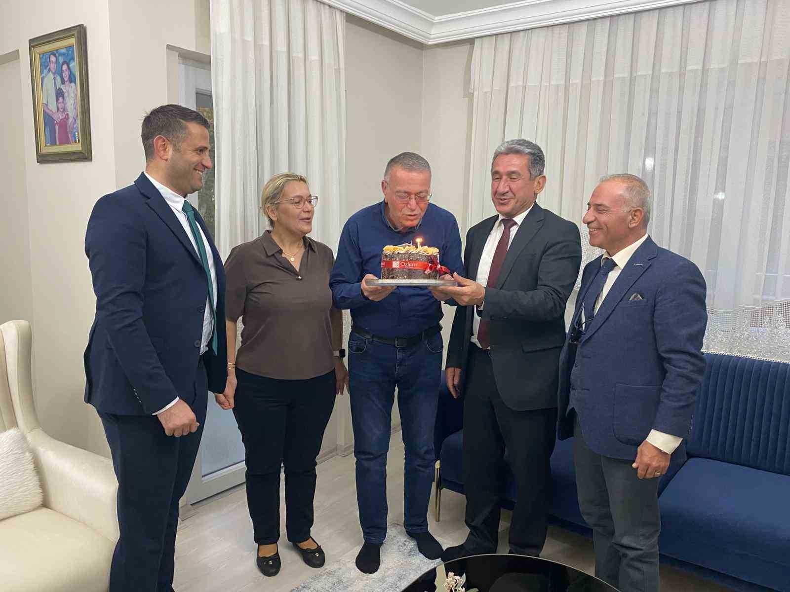 Menteşe’de öğretmenlere ’çifte kutlama’ sürprizi
