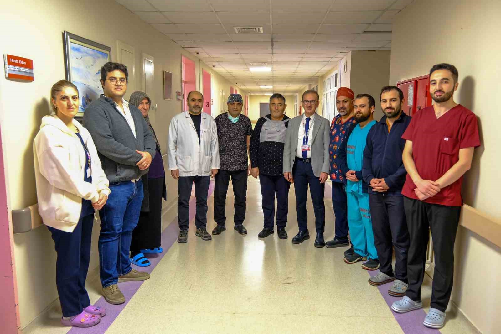 Kalp ameliyatında ECMO başarısı, bir ilk oldu