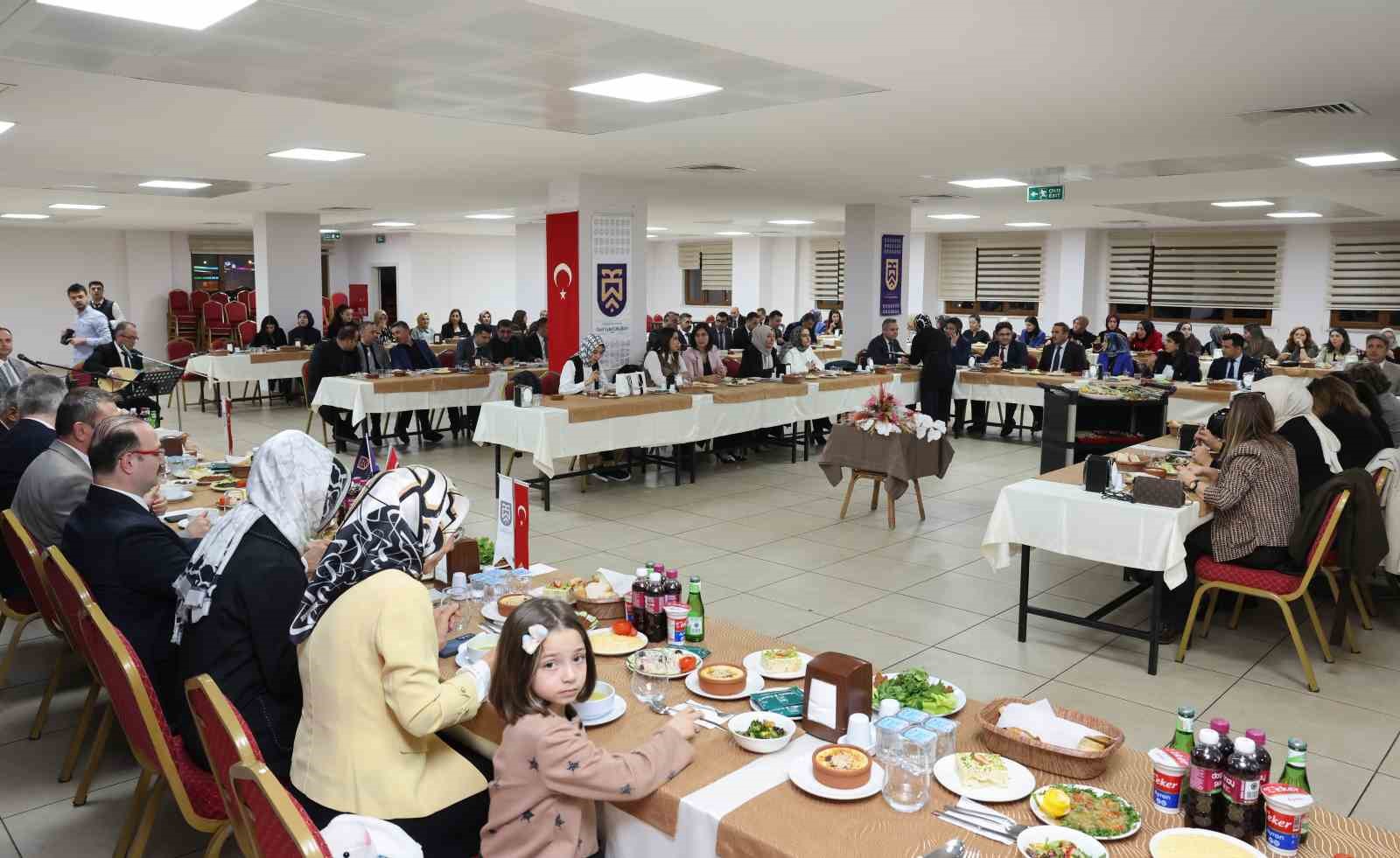 Vakıf okulları öğretmenleri, 24 Kasım Öğretmenler Gününde bir araya geldi
