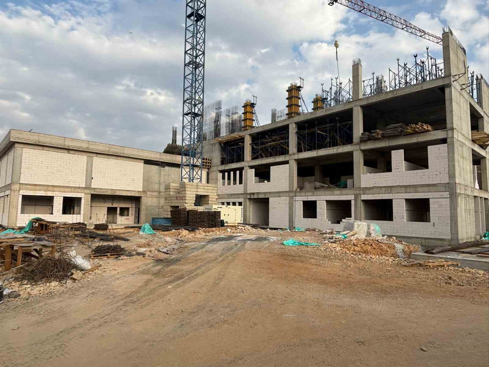 Eğil’de sağlıkta yeni bir seviye: 25 yataklı yeni devlet hastanesi yükseliyor
