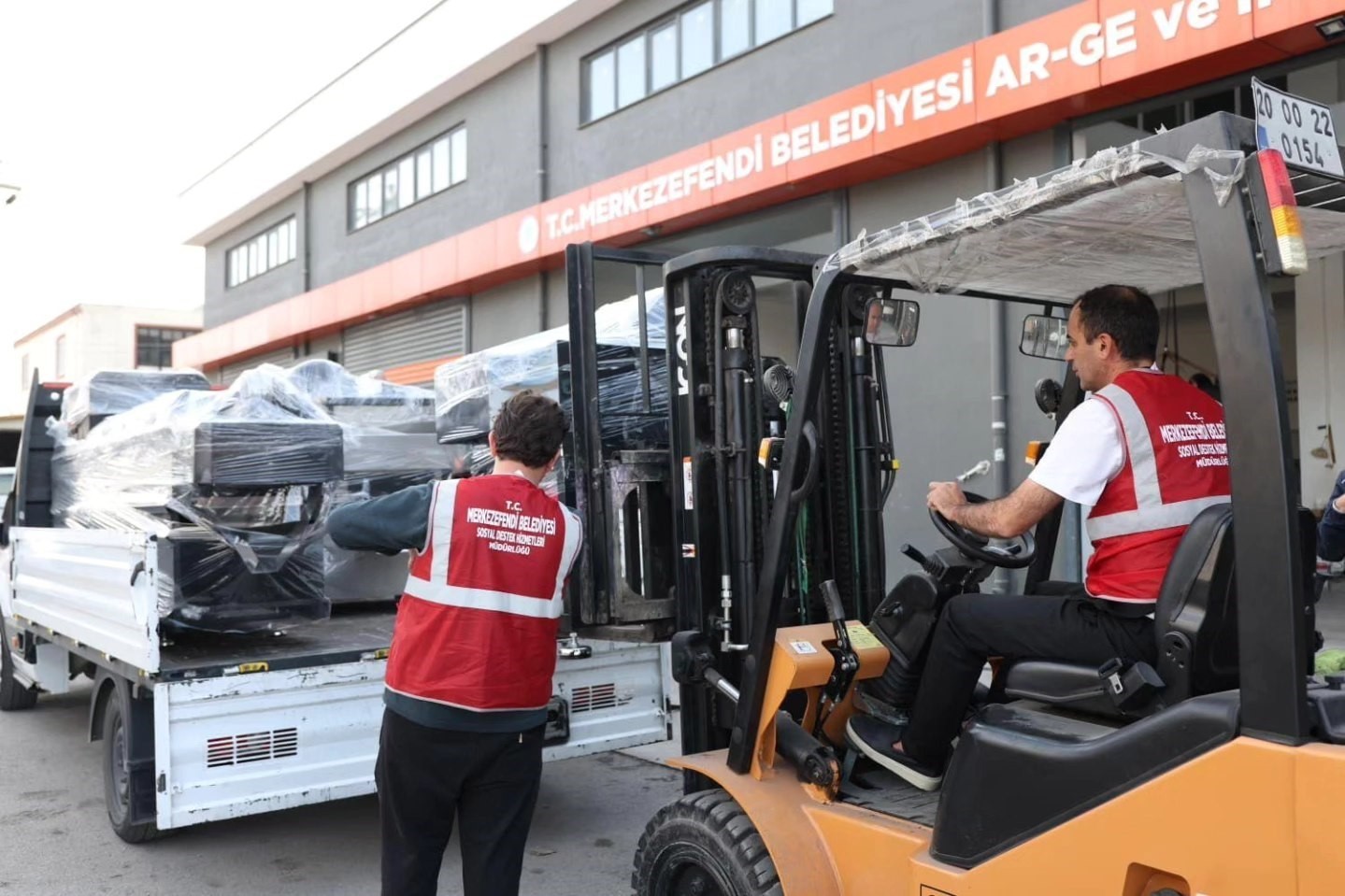 Merkezefendi’nin 33’ncü mama makinesi Çerkezköy’e teslim edildi
