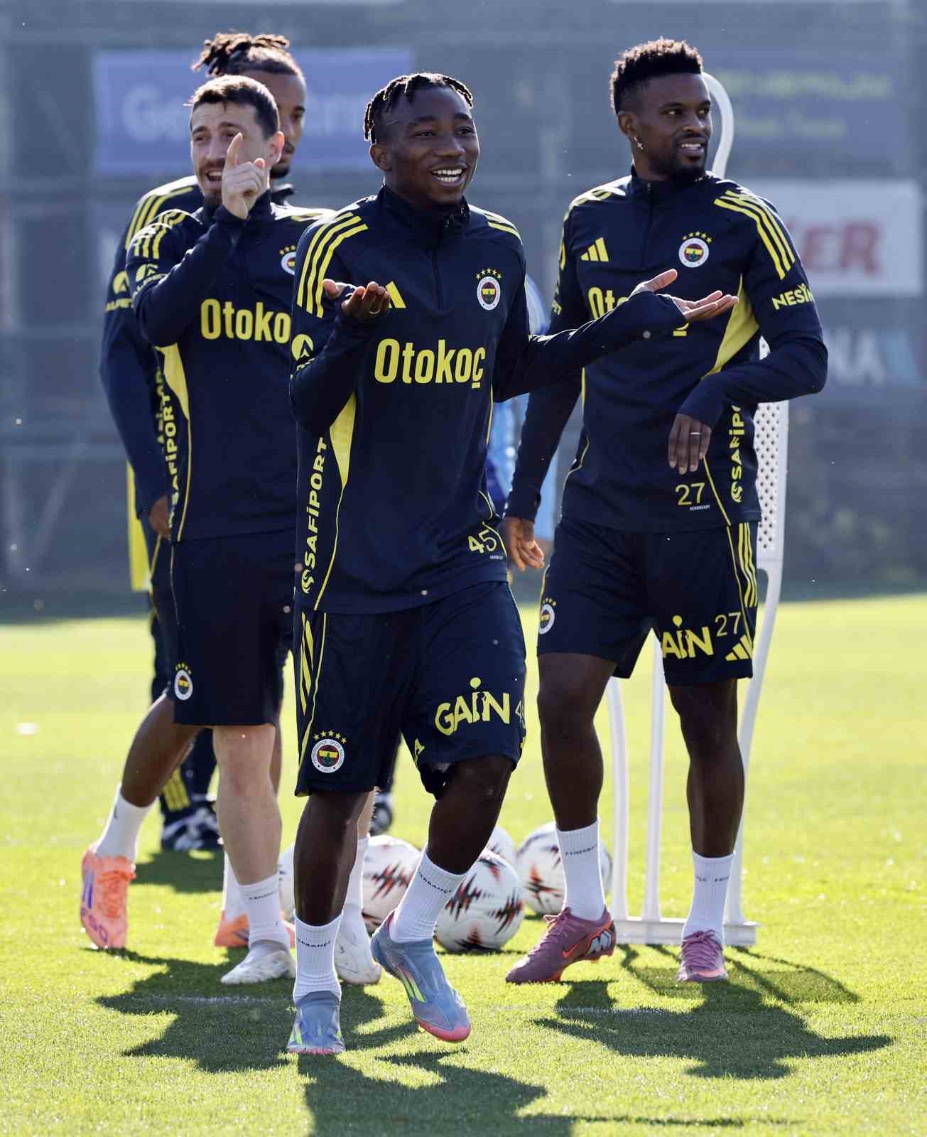 Fenerbahçe, Ferencvaros maçının hazırlıklarını sürdürdü