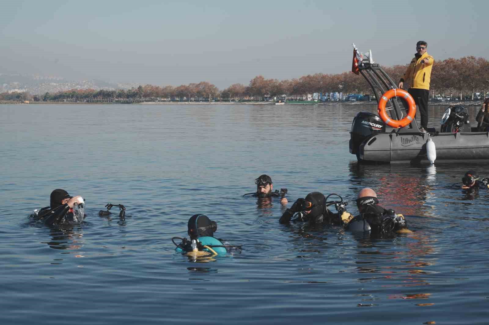 Belediye başkanı dalgıç kıyafeti giydi, dibe indi: Gördüğü manzara şaşırttı