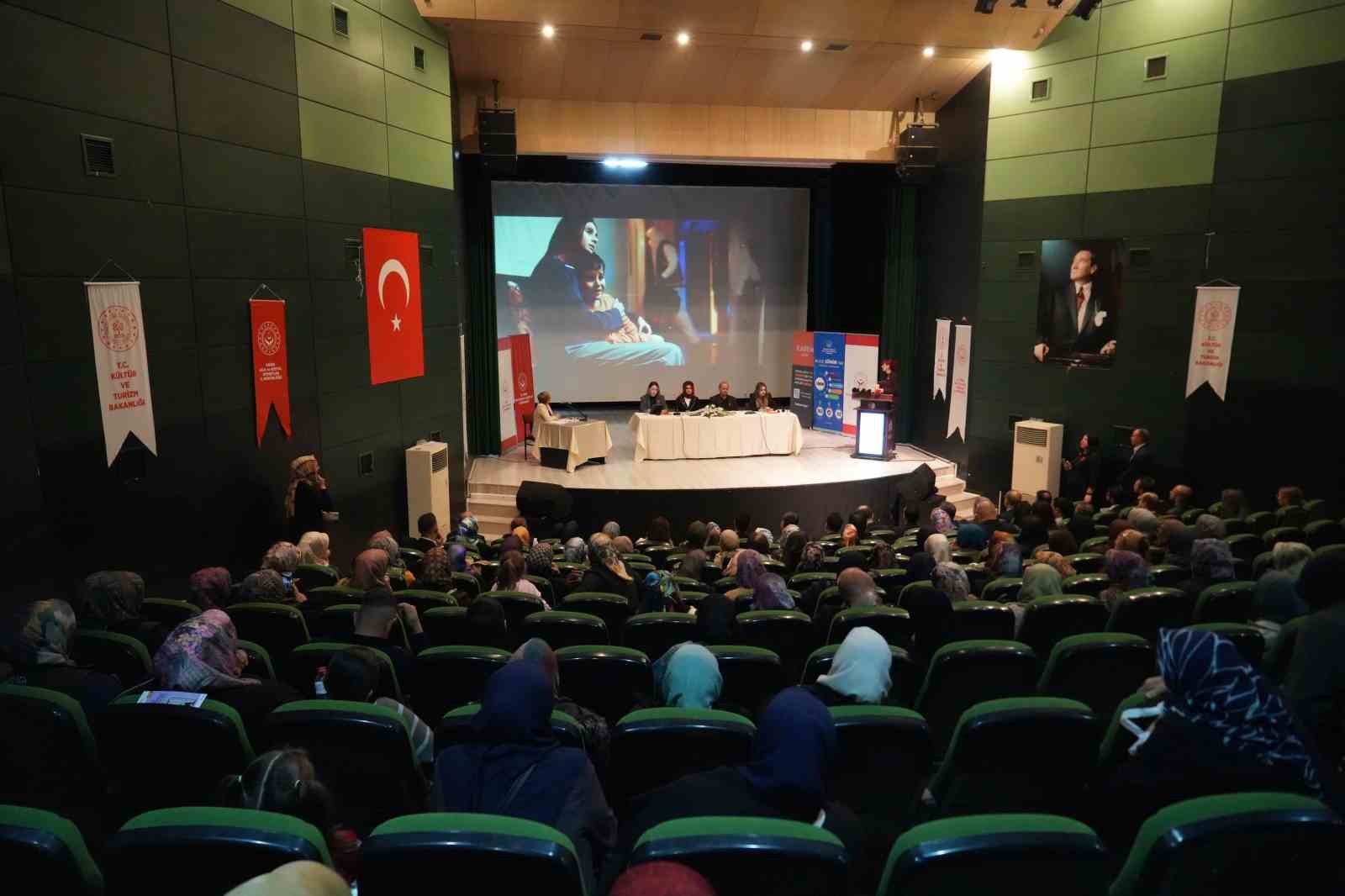 Niğde’de kadına karşı şiddetle mücadele için ’çok boyutlu yaklaşım’ paneli