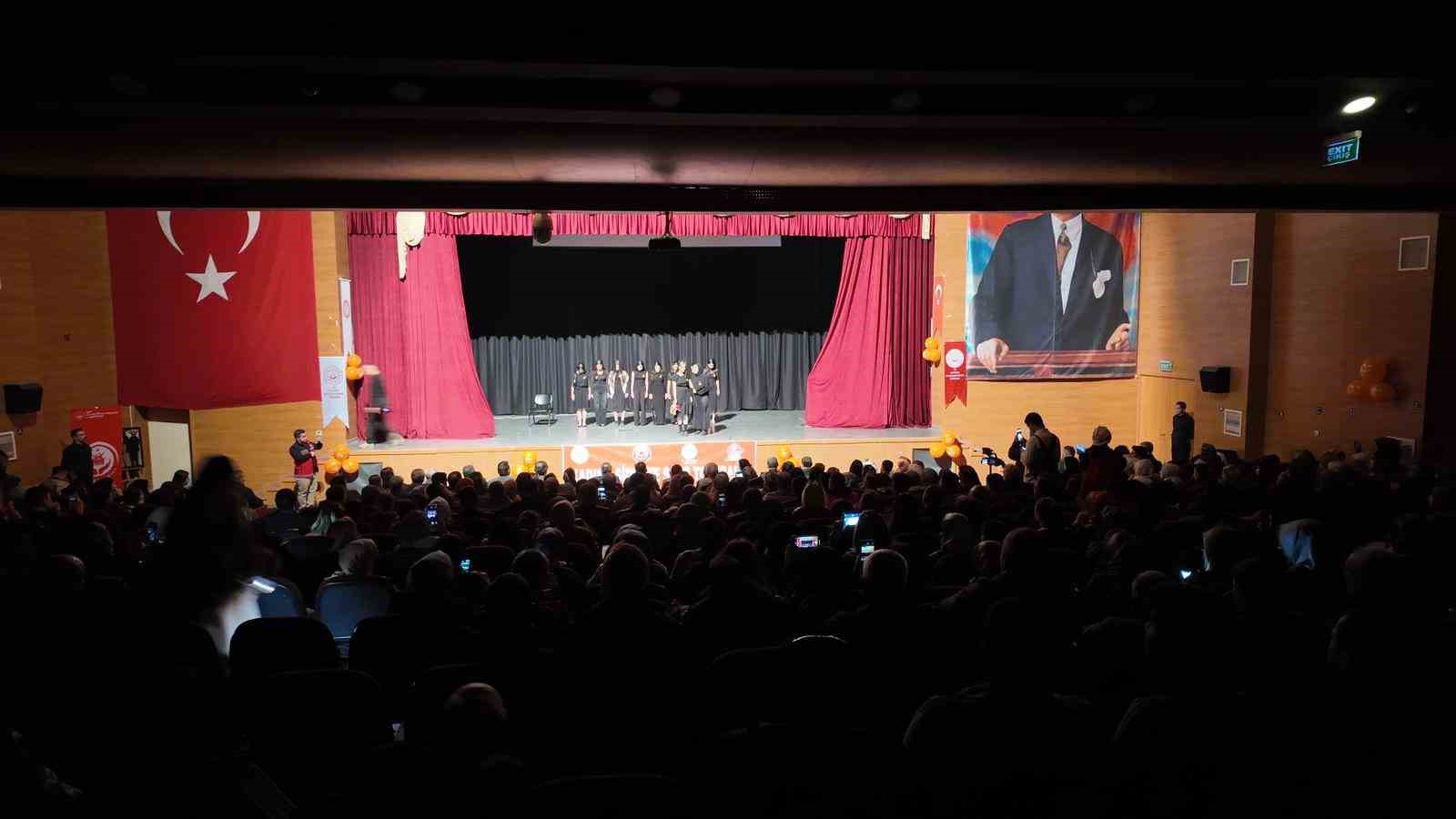 Vali Kızılkaya, "Kadın, ailenin temel direği, toplumun vicdanı ve geleceğin mimarıdır"
