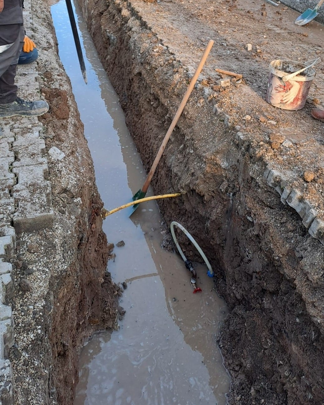 Merzifon’un eskiyen içme suyu hattı patlak verdi: Bir ayda 107 su arızası yaşandı
