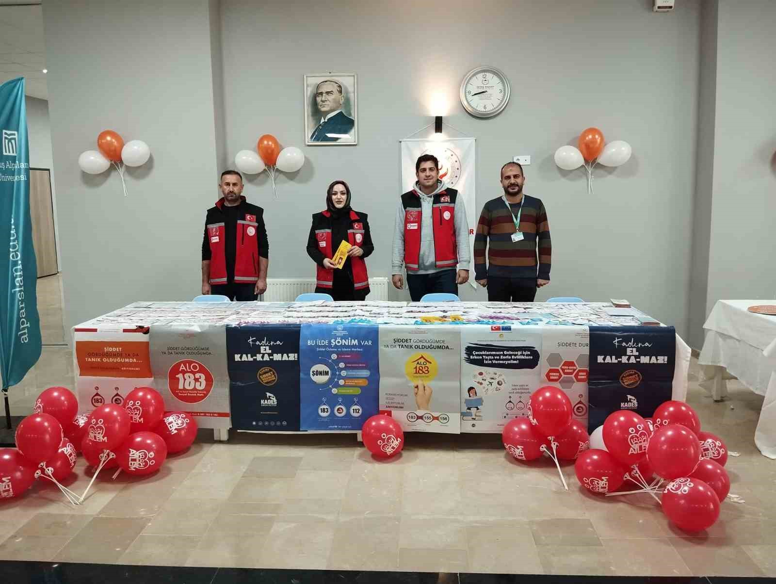 Malazgirt’te "25 Kasım" kapsamında farkındalık etkinliği düzenlendi
