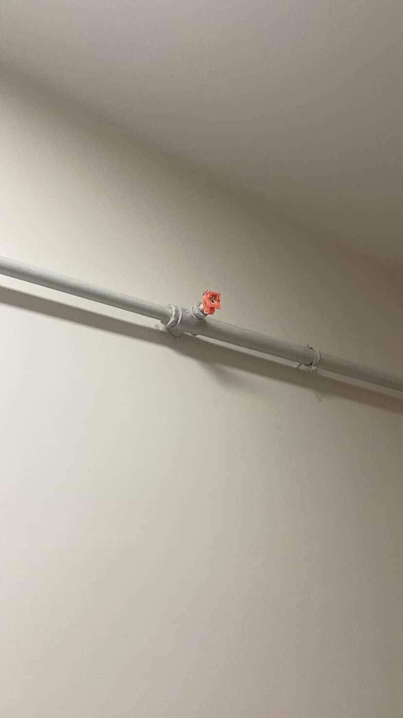 Kız yurdunda patlayan su borusu nedeniyle bazı odaları su bastı
