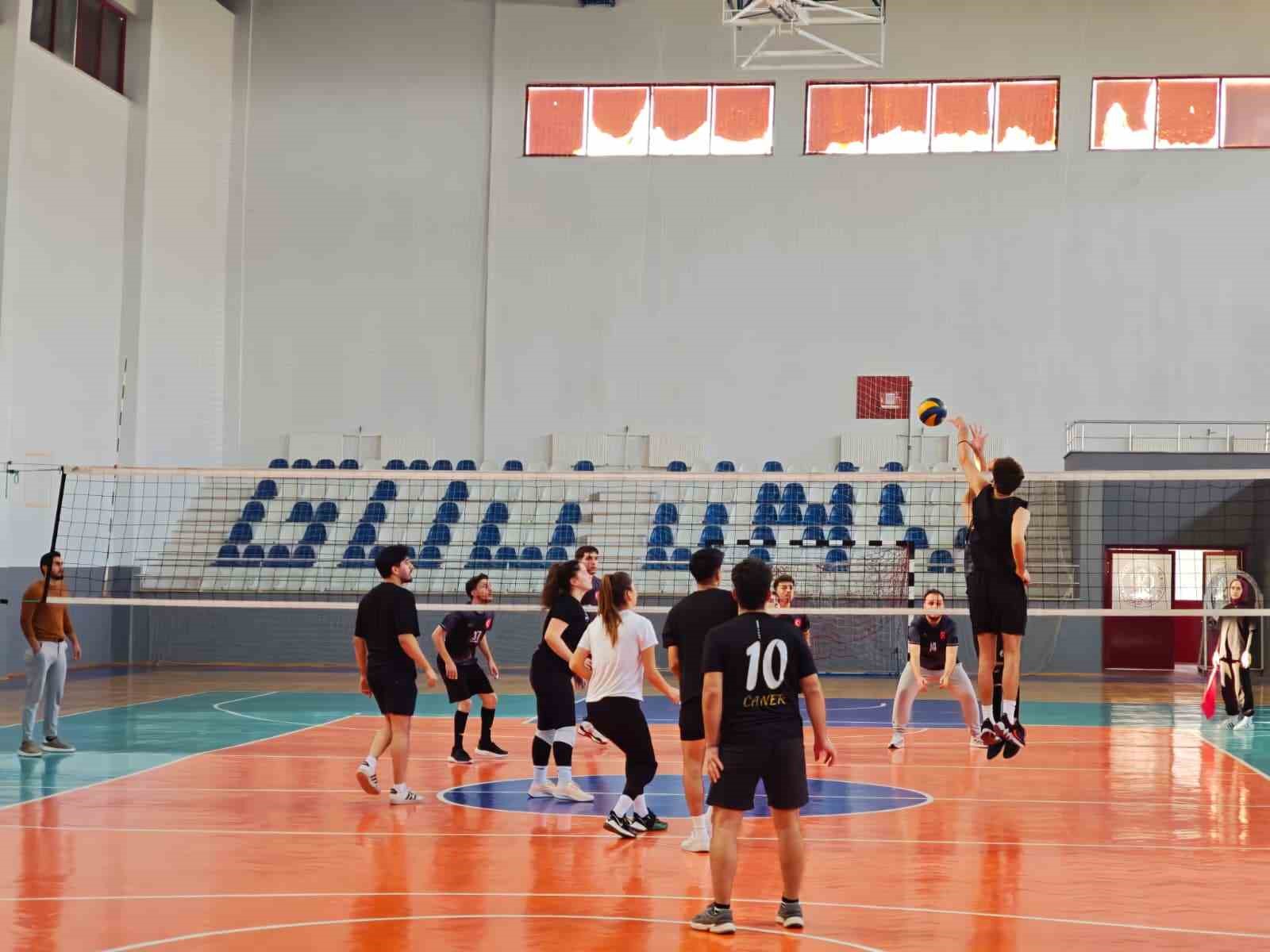 TOGÜ öğrencileri spor şenliğinde buluştu
