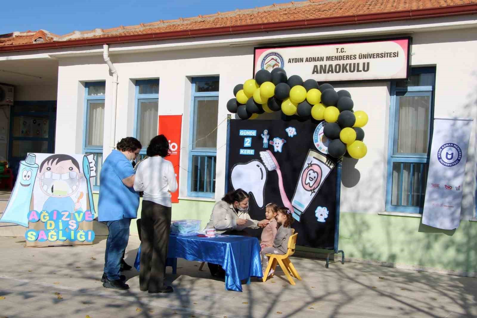 Minik çocuklara ağız ve diş sağlığı eğitimi
