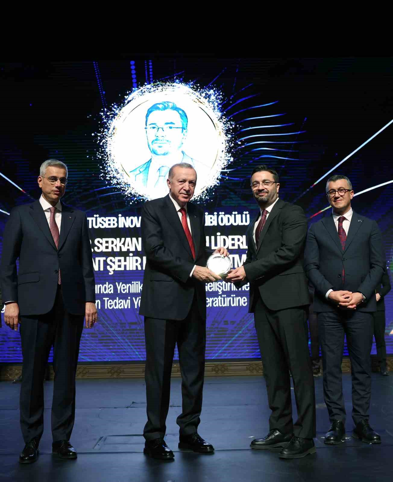 Cumhurbaşkanı Erdoğan: "K&uuml;resel &ouml;l&ccedil;ekte sağlık hizmeti verebilen bir &uuml;lke konumuna ulaştık"
