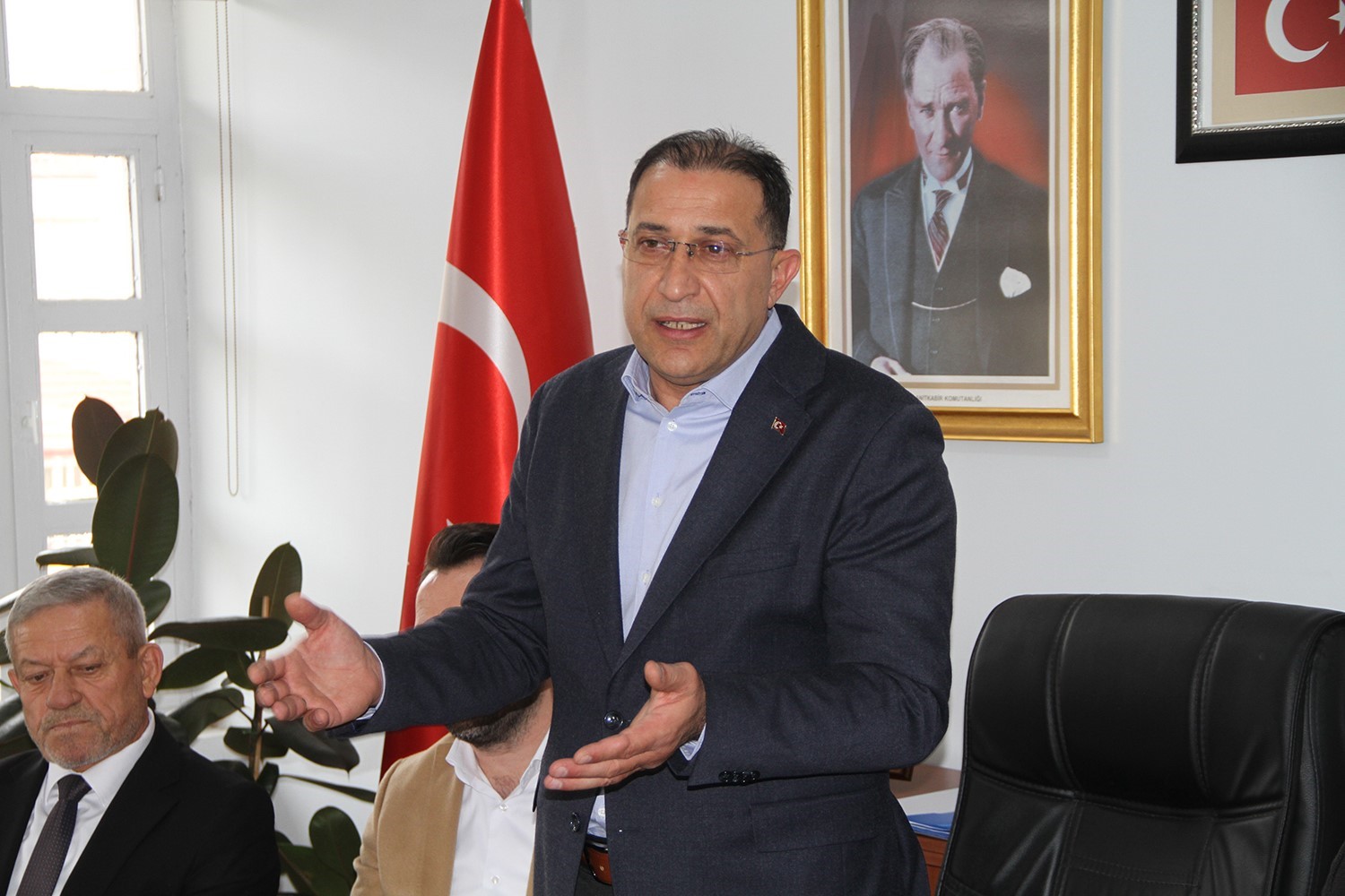 AK Partili İlçe Başkanları Kula’da bir araya geldi
