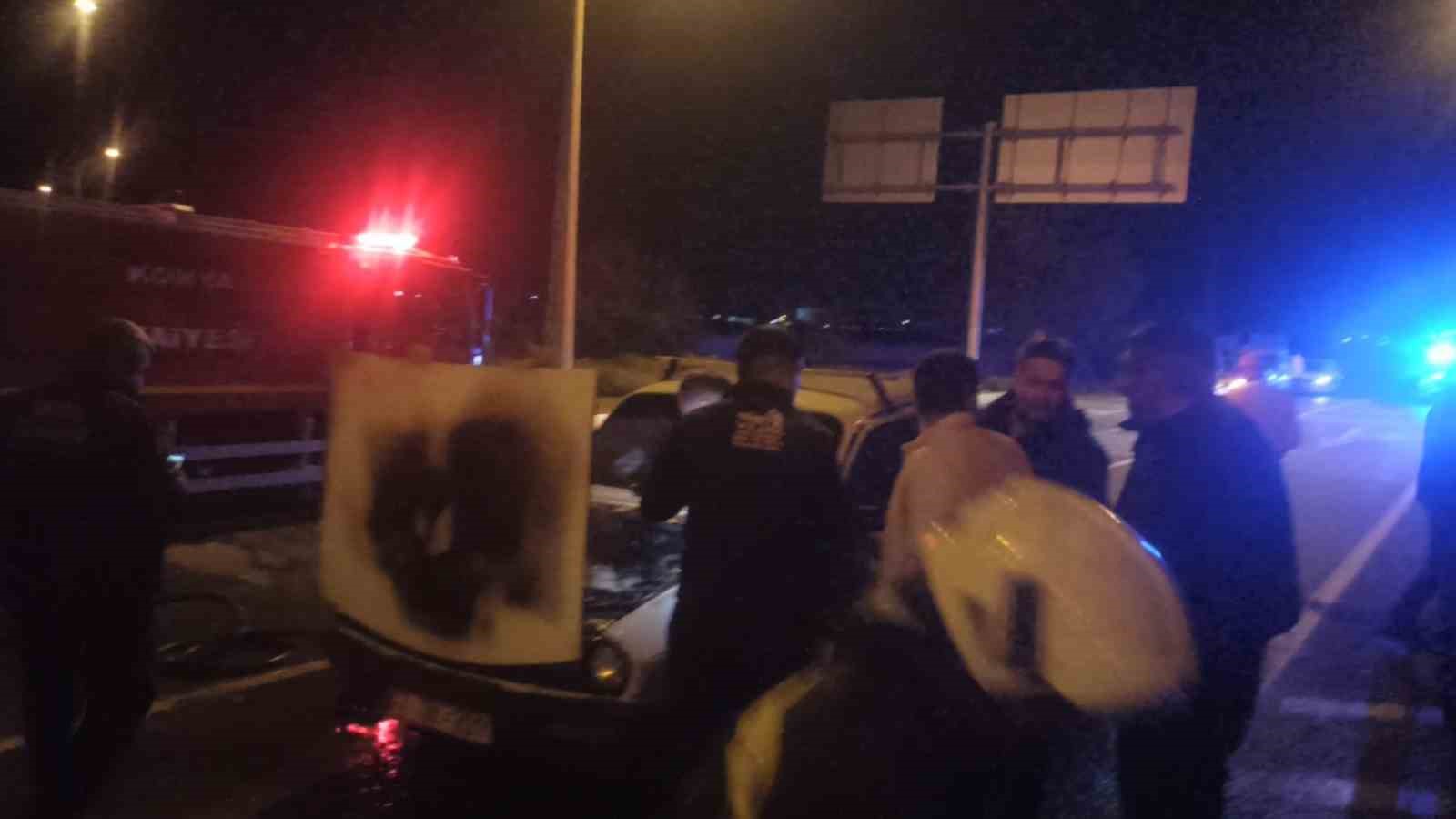 Seydişehir’de kırmızı ışıkta bekleyen otomobilde yangın çıktı
