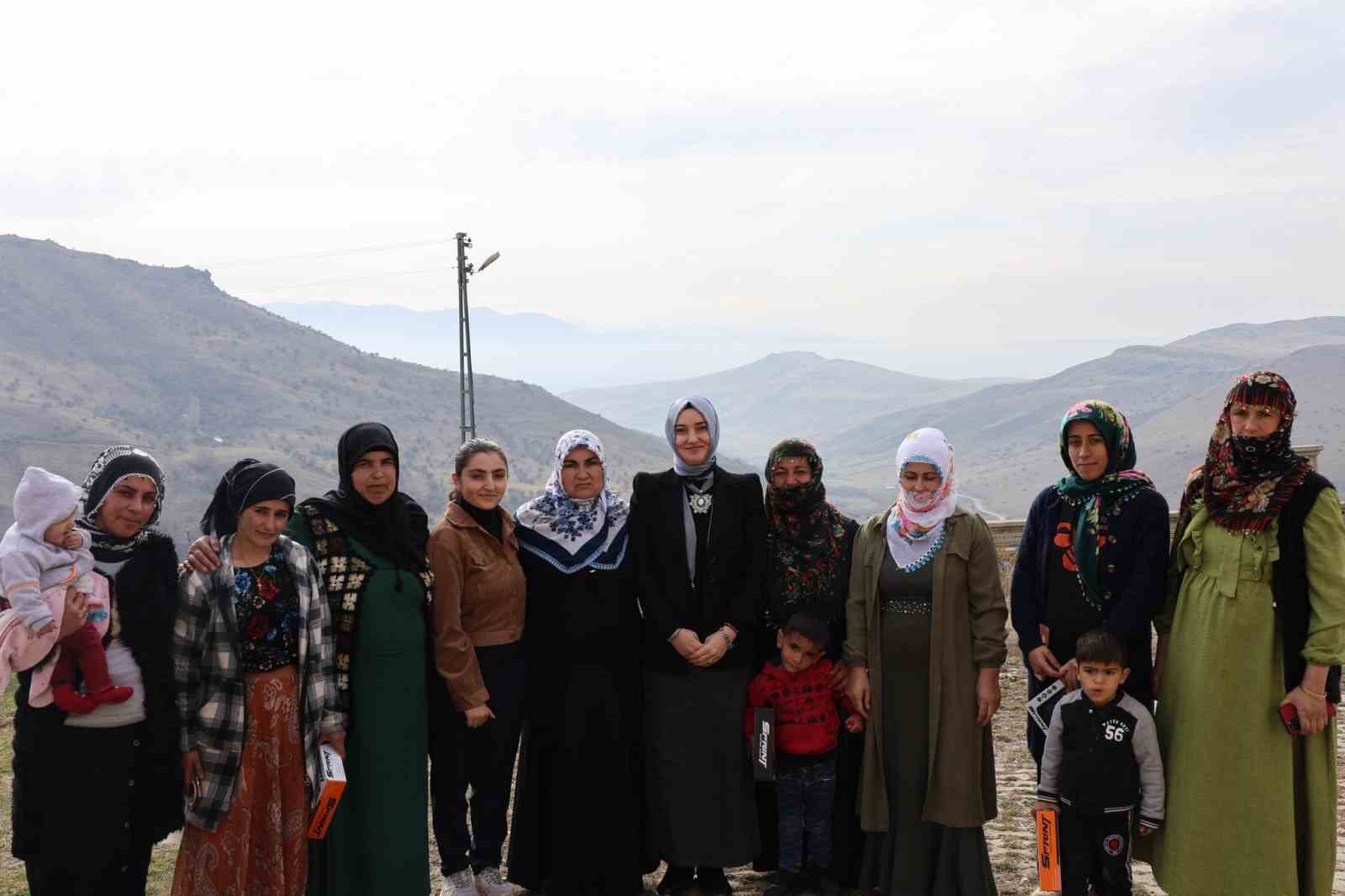 Ağrı’da "Okulum Beni Bekler Projesi" ile 9 yaşındaki öğrenci yeniden okula döndü
