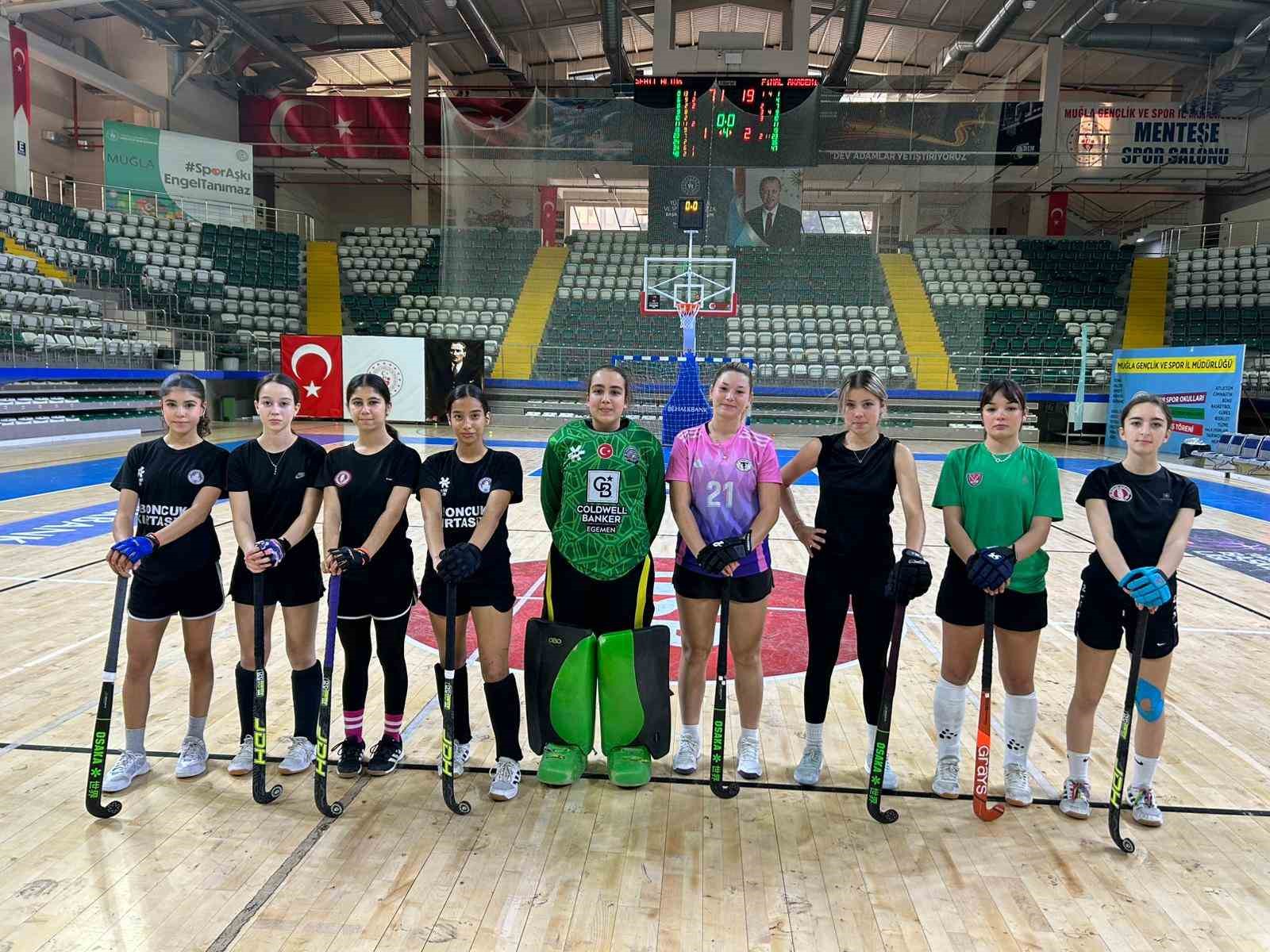 Muğla’nın Kadın Hokey takımı, "Tiflis Kupası" için Gürcistan yolcusu
