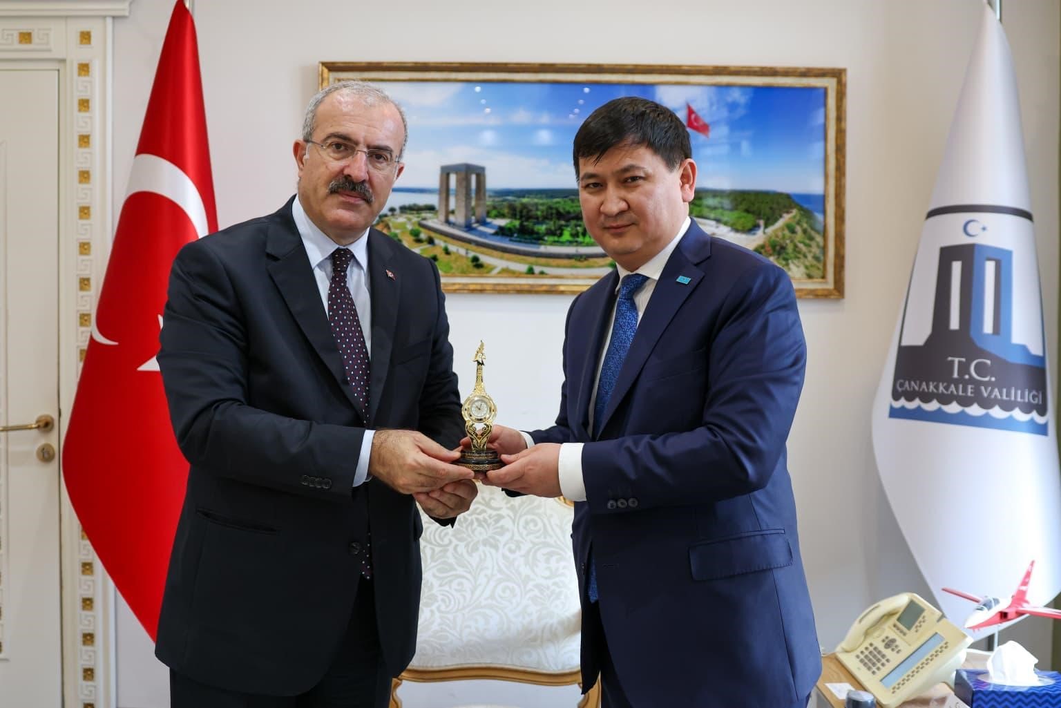 Kazakistan Cumhuriyeti İstanbul Başkonsolosu Amankul’dan Vali Toraman’a ziyaret
