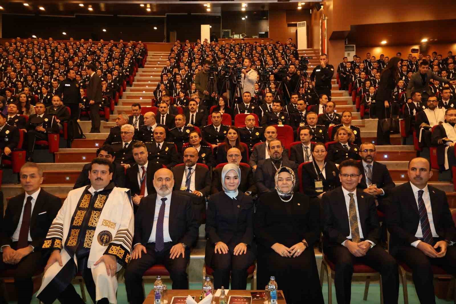 Göç İdaresi Başkanı Kök: Ülkemizde yasal kalışı olan yabancı sayısı 3 milyon 611 bin 218’dir"
