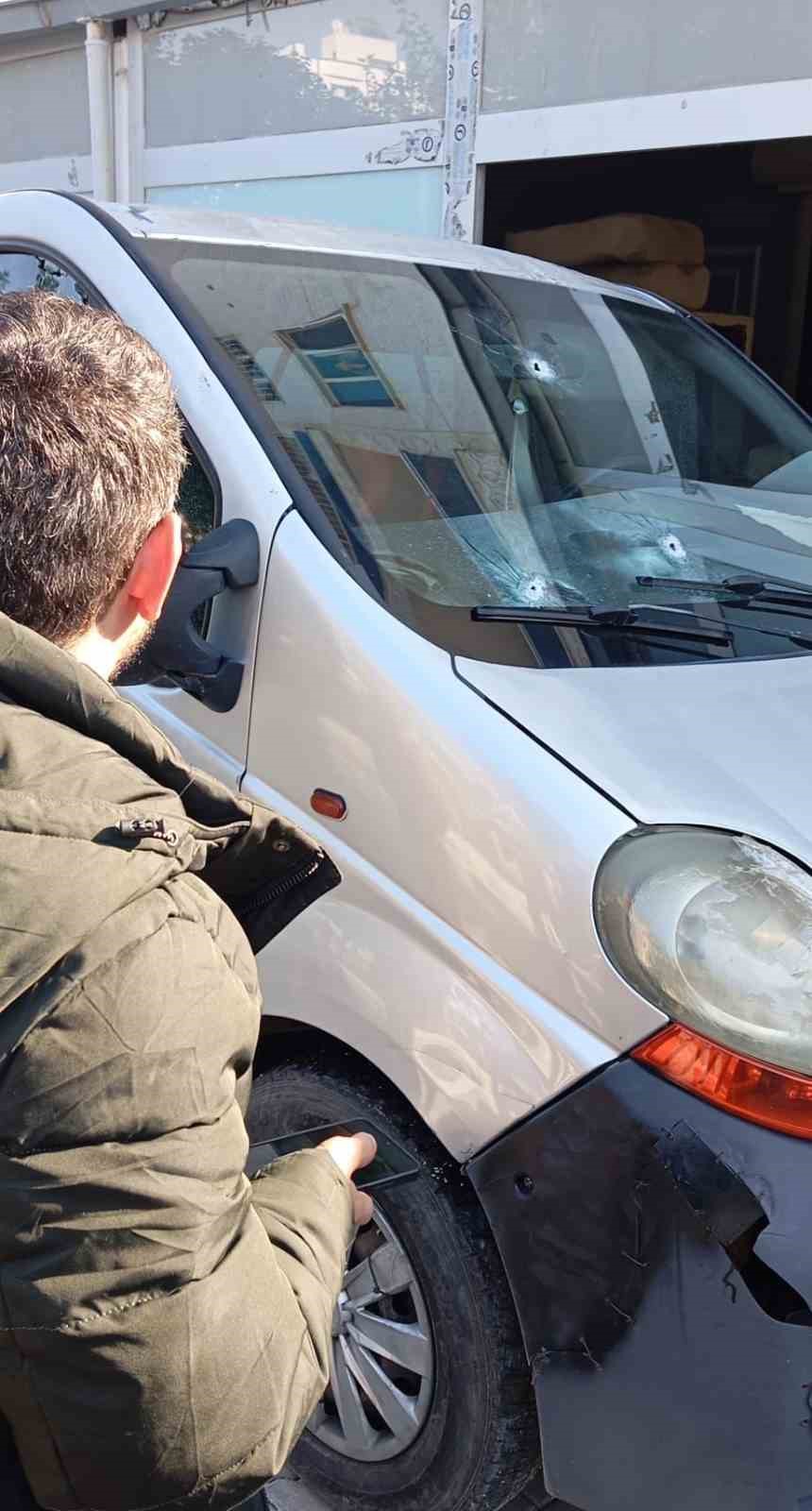 Mardin’de park halindeki araca silahlı saldırı
