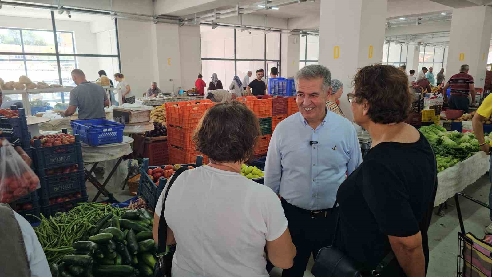 Buharkent’te Cuma trafiğine duba düzenlemesi