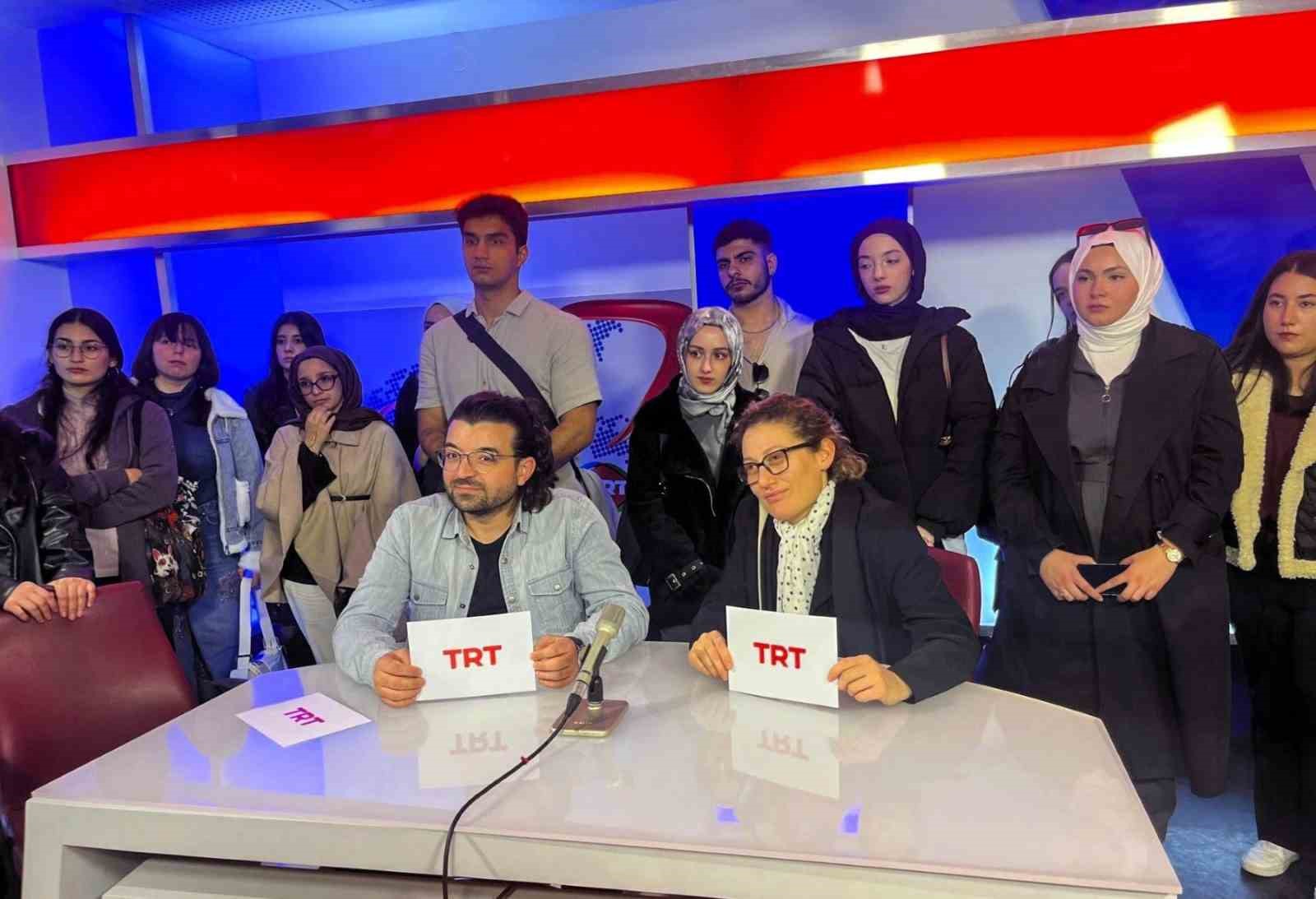 SUBÜ’nün 8 öğrenci topluluğuna ÜNİDES desteği