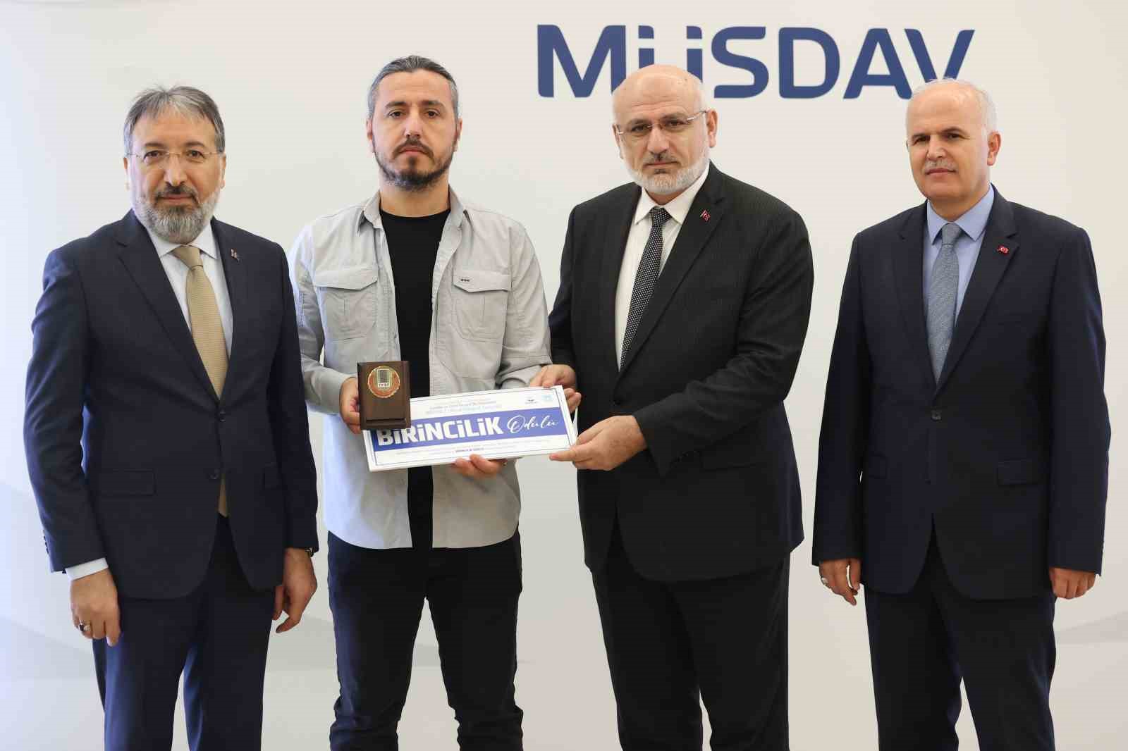 ‘Camiler ve Cami Eksenli Din Hizmetleri’ fotoğraf sergisi ziyarete açıldı
