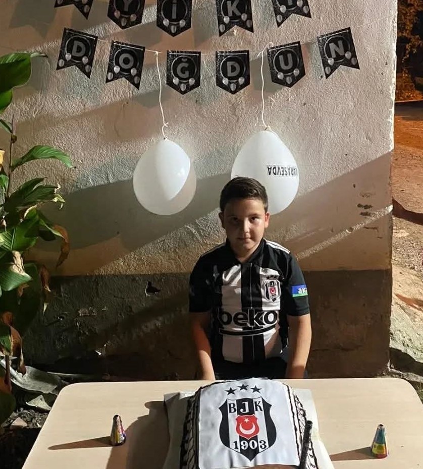 Hayatını kaybeden 6’ncı sınıf öğrencisi toprağa verildi: Ağabeyi de 6 yaşında kalp krizinden vefat etmiş