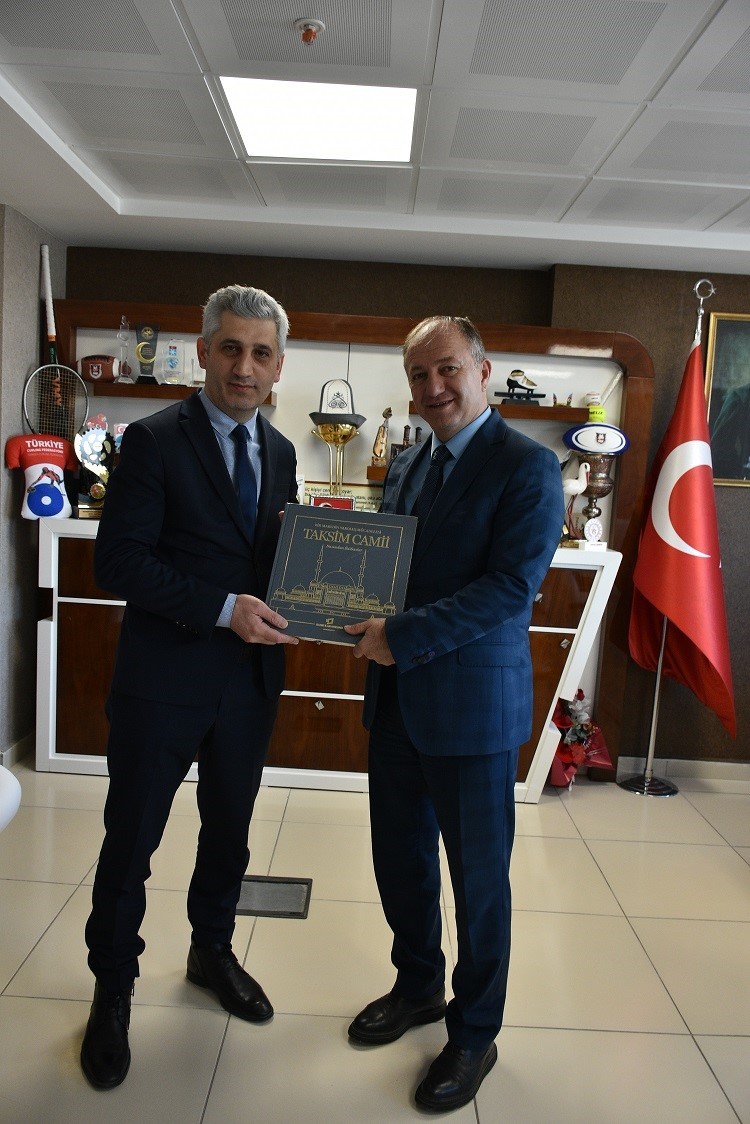 Şahin’den Çakmur’a ziyaret
