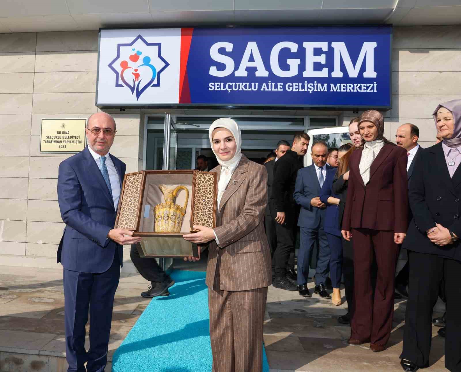 Bakan Göktaş: "Aile odaklı hizmetlerin ülke genelinde daha da yaygınlaşması için çalışıyoruz"