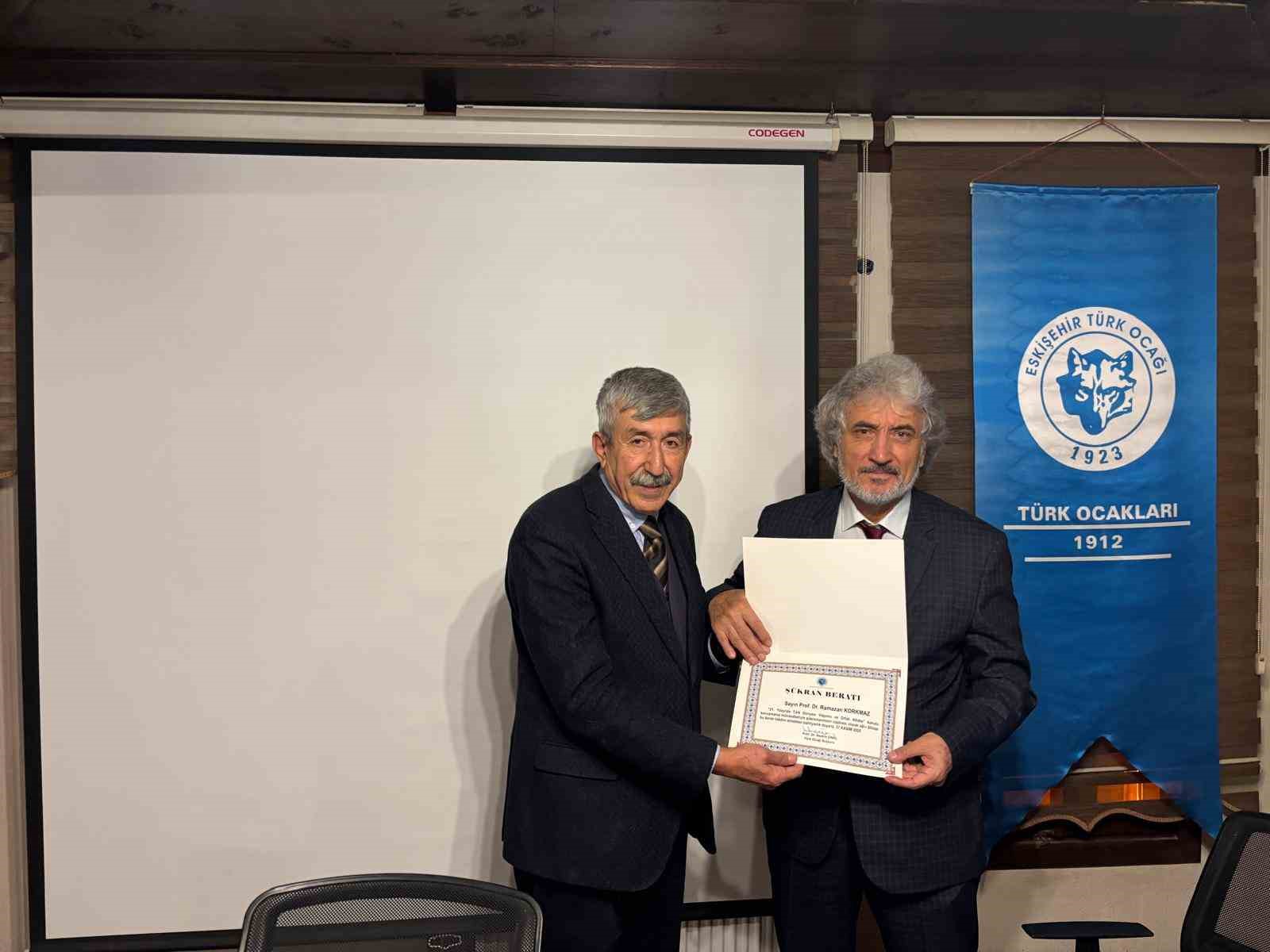 ’21. Yüzyılda Türk Dünyası Vizyonu ve Ortak Alfabe’ hakkında konuşuldu
