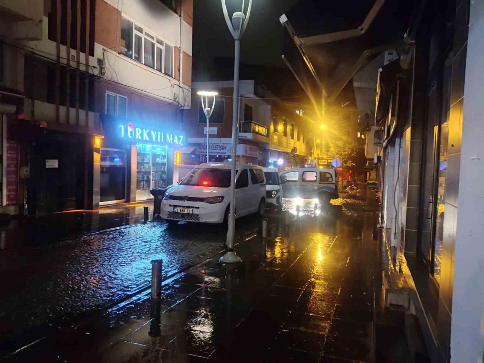 Eskişehir’de genç kadın arkadaşının evinde ölü bulundu
