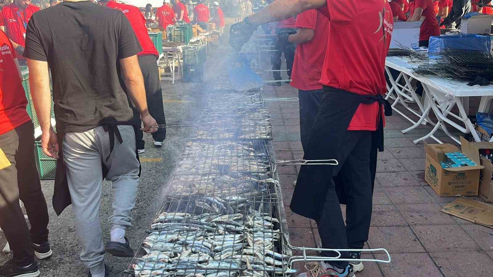 Alanya’da geleneksel hamsi festivali başladı 7 ton hamsi ücretsiz dağıtılacak