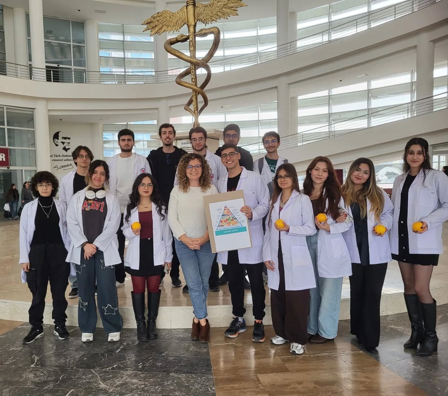 ADÜ Tıp fakültesi öğrencilerinden sağlıklı beslenme farkındalık etkinliği
