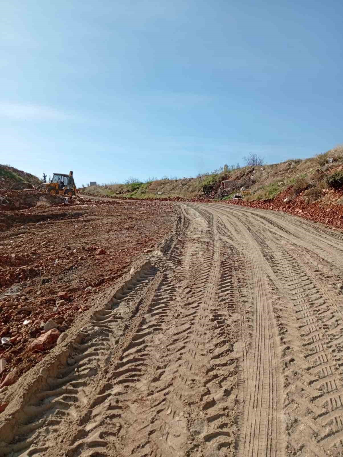 Karacasu Dibekbükü mevkiindeki yol çalışması tamamlandı
