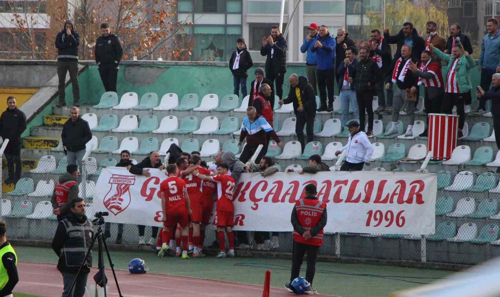 TFF 3. Lig: Amasyaspor: 1 - Sebat Gençlik Spor: 2
