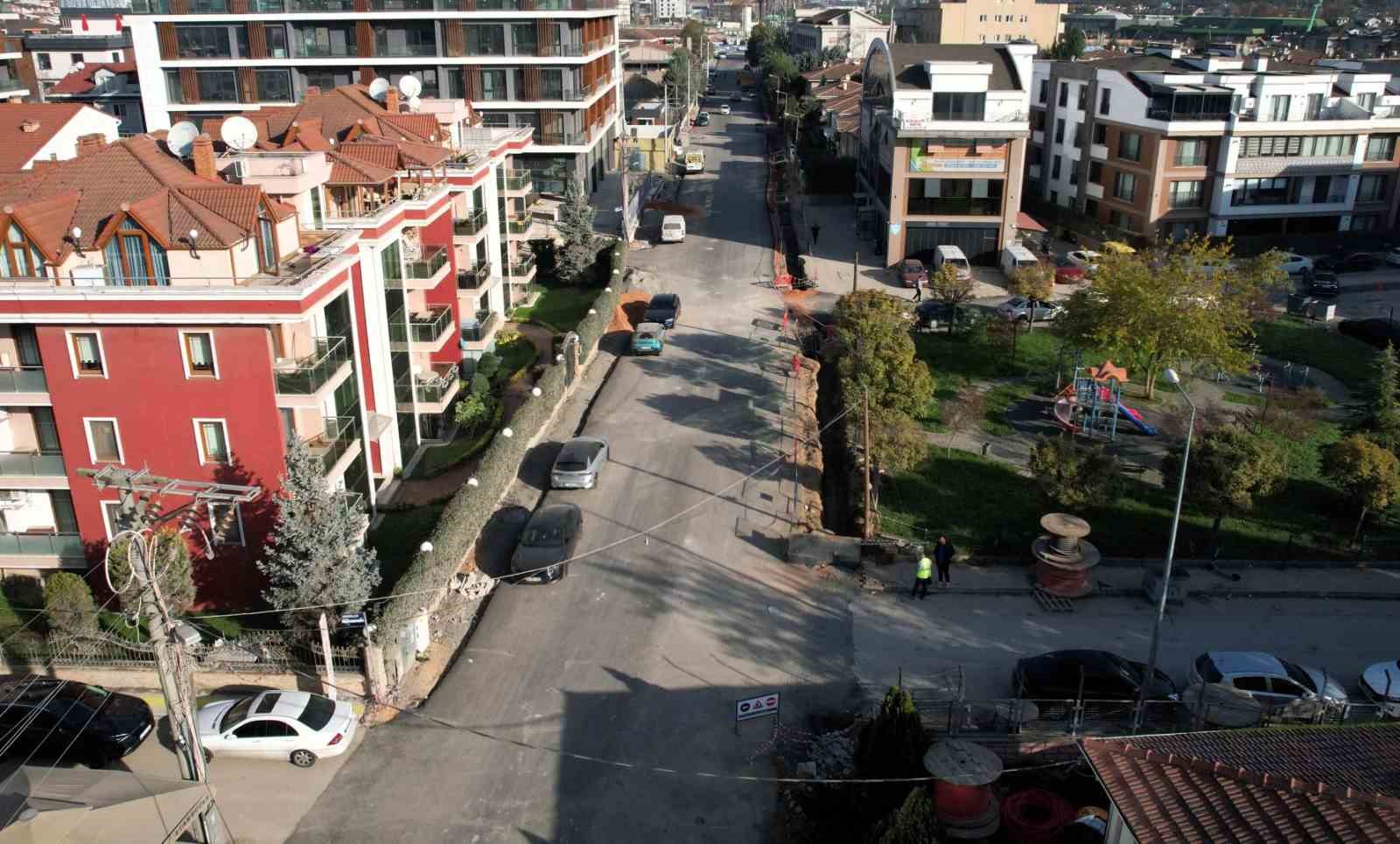 İzmit Şehit Ergün Köncü Caddesi’nde altyapı bitti, asfalt serildi
