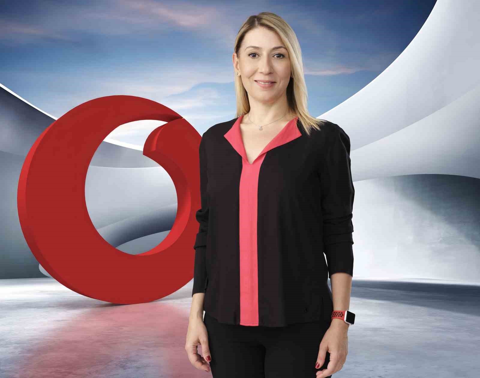 Demet Evgâr’dan Vodafone Kırmızı Işık uygulamasıyla şiddete dur çağrısı