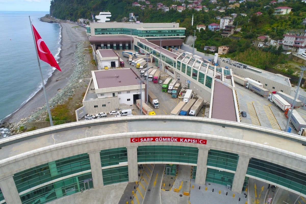 Sarp Sınır Kapısı’nda Kasım’da rekor tır trafiği
