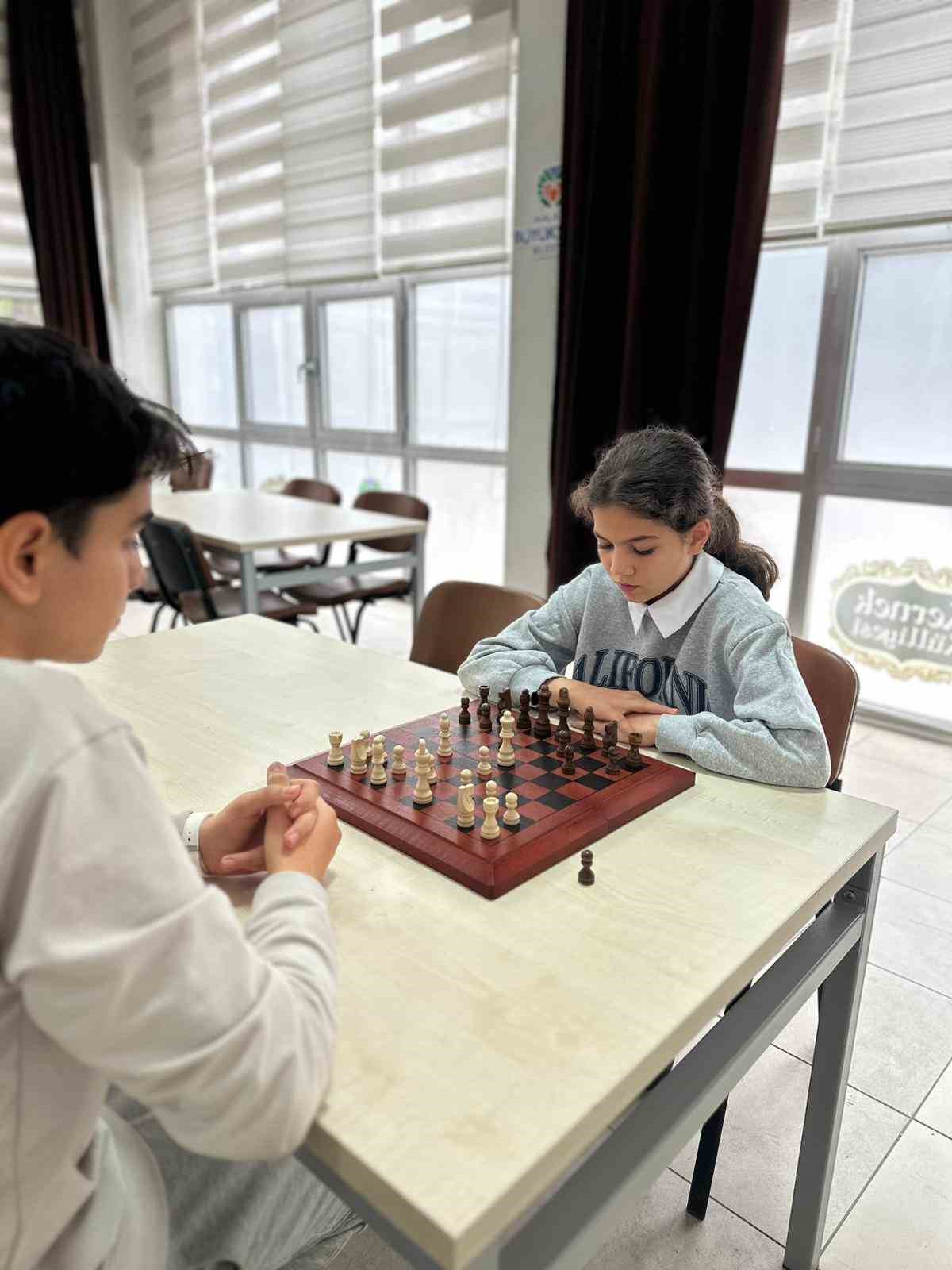 Gençler Kernek Küliyesi’nde kıyasıya yarıştı