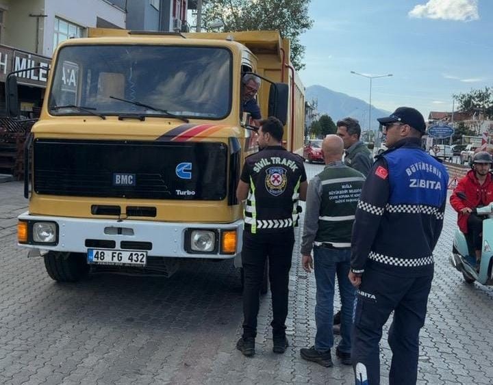 Büyükşehir kaçak hafriyatla mücadelede denetimlerini sürdürüyor
