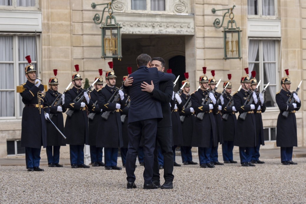 Zelenskiy, Macron ile bir araya geldi