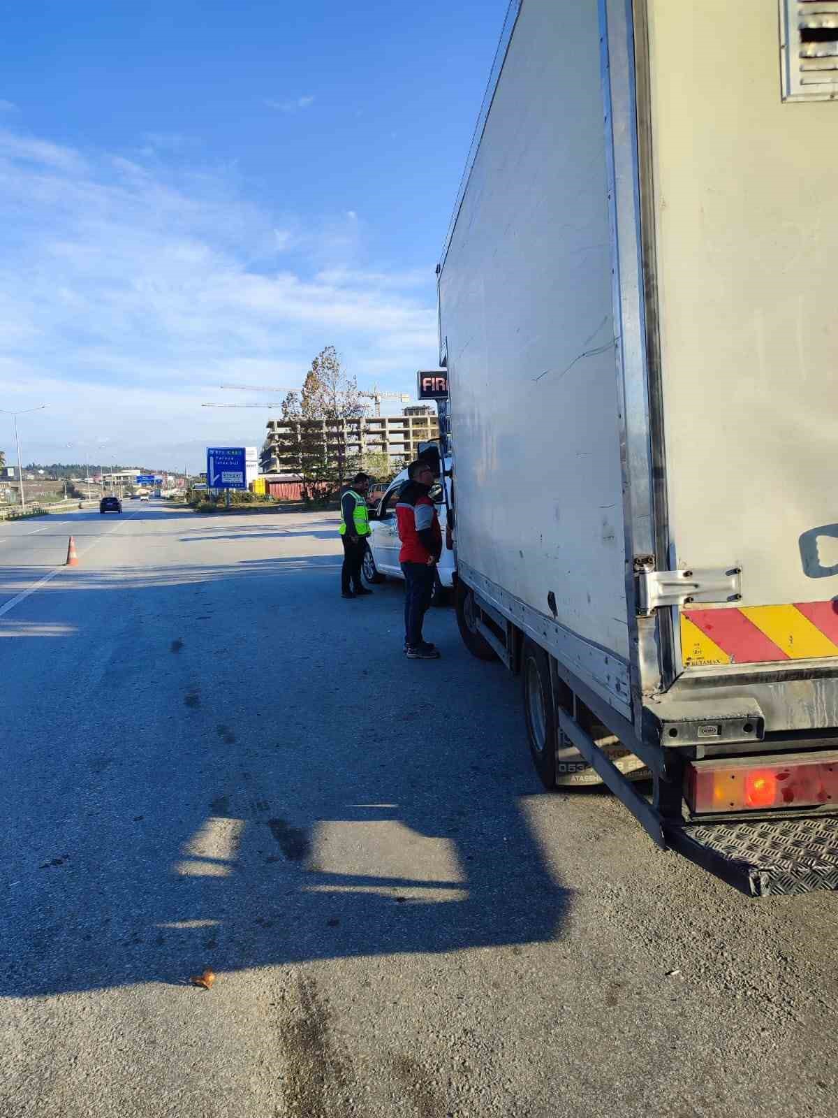 Yalova’da şap hastalığıyla ilgili yol kontrolleri sürüyor