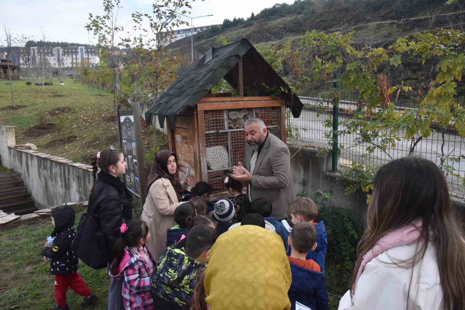 Minik öğrenciler bahçe bitkilerini öğrendi