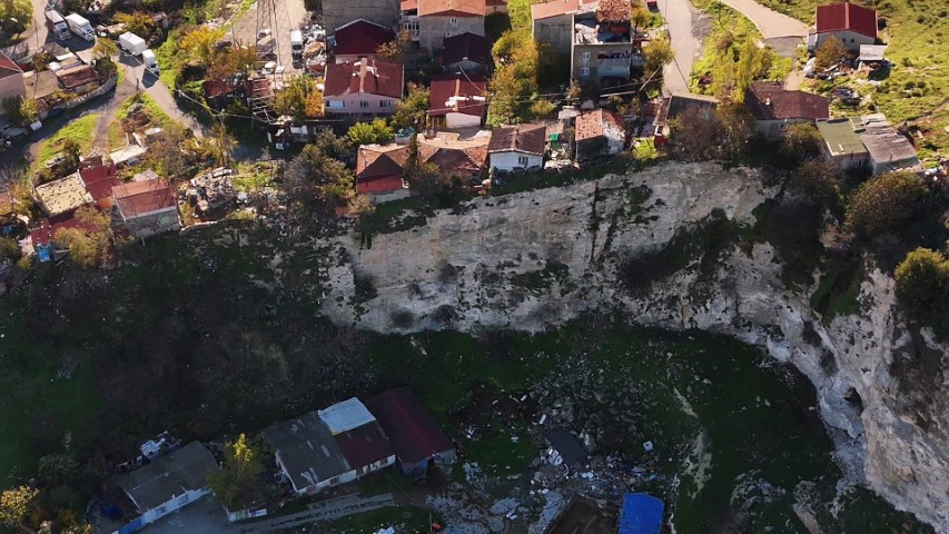 İstanbul’da uçurumun kenarında hayatlar