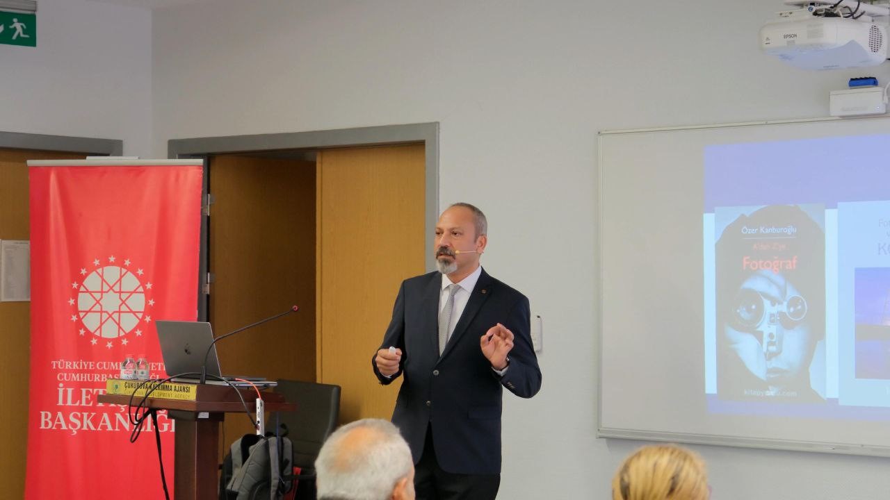 "Bir Kare, Bin Kelime", "Basında Haber Fotoğrafı Kullanımı" eğitimi gerçekleştirildi
