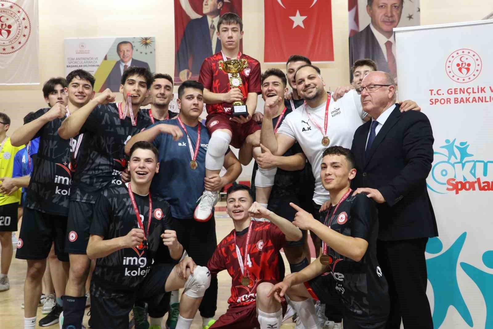 Kayseri Okul Sporları Voleybol Genç Erkekler müsabakaları tamamlandı
