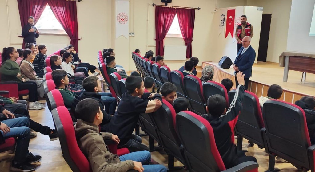 Geleceğin sosyal hizmet gönüllüleri SHM’lerde buluştu
