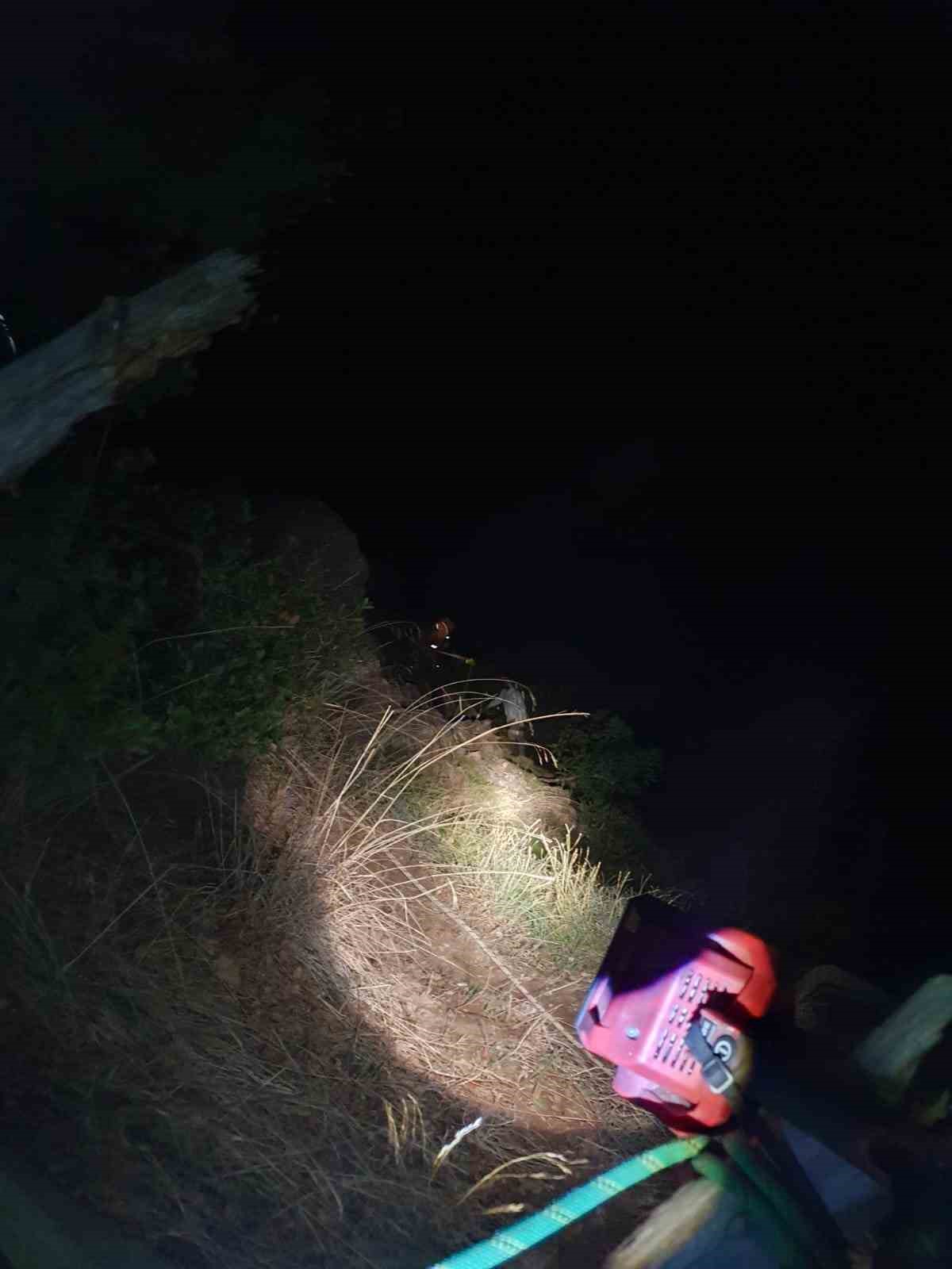 Ormanlık alanda mahsur kalan bir kişi kurtarıldı