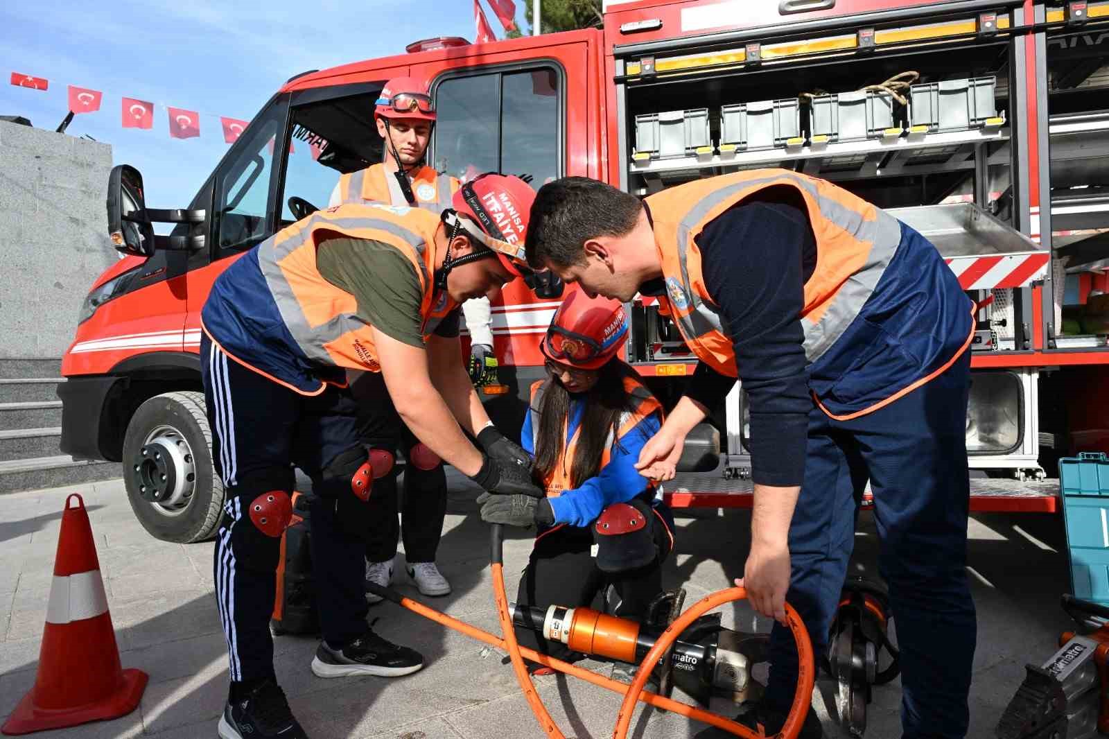 Manisa’da ’Mahalle afet gönüllüleri’ projesi hayata geçiyor