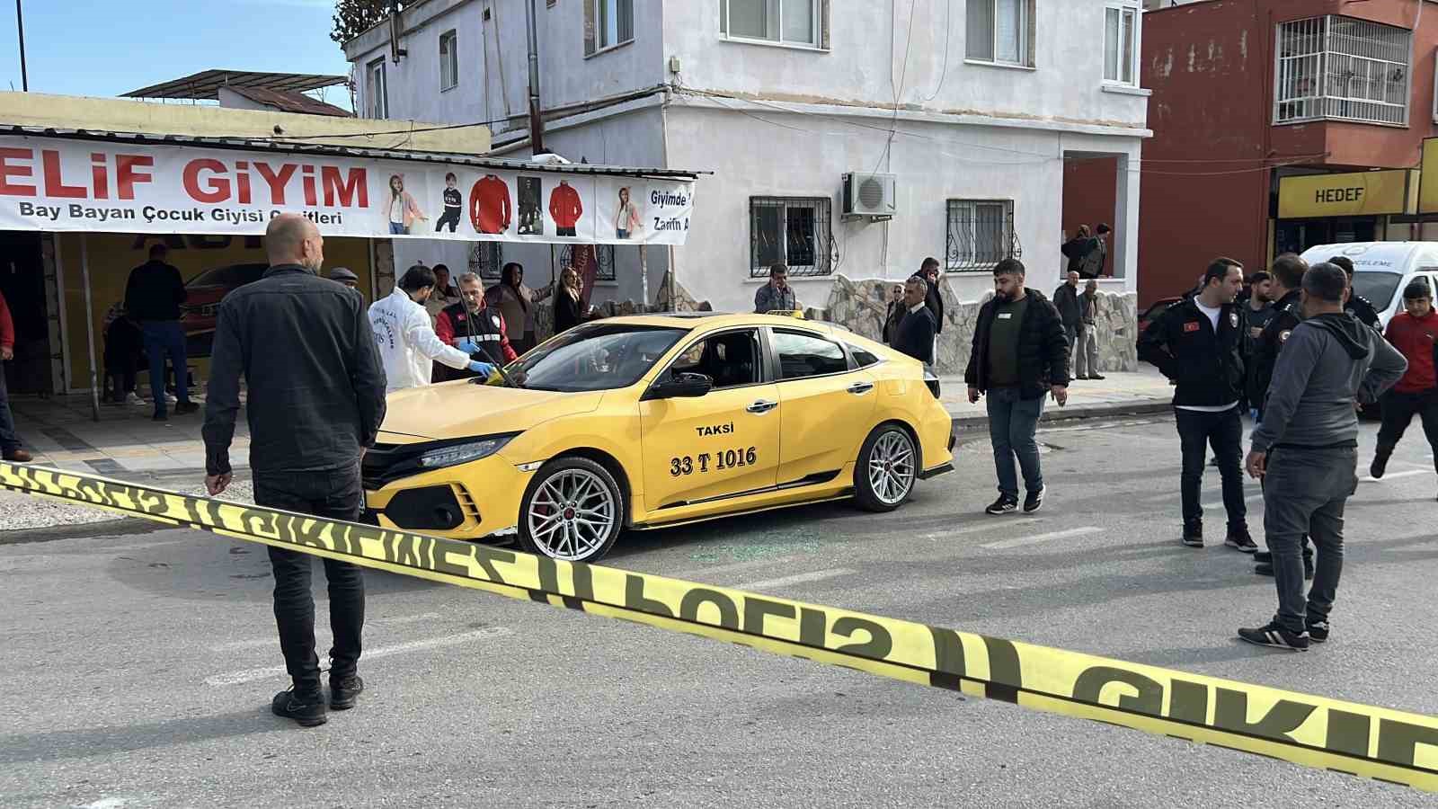 Mersin’de dehşet: Önce anne oğulu ardından büfeciyi öldürdü